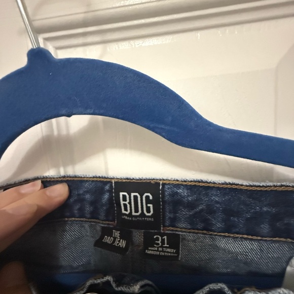 The dad jean dark wash from urban outfitters BDG brand size 31 -casual boyfriend - Picture 2 of 3